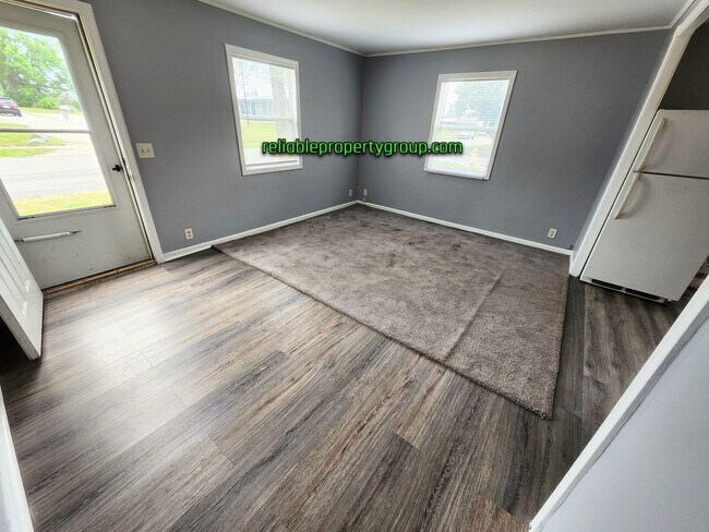 Building Photo - New Listing in the '05