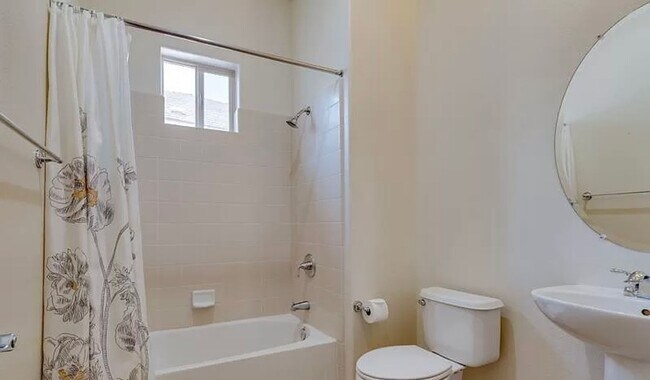 Building Photo - 3 bed / 2 bath in Wingfield Springs - Available 3/15/2026!