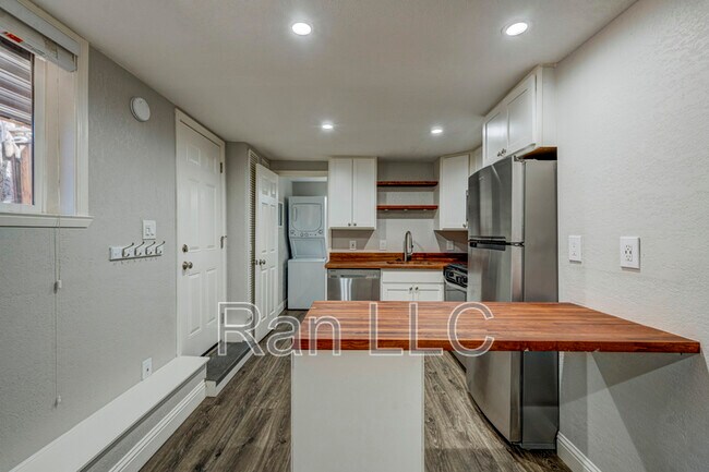 Foto del edificio - 1350 Haskell St