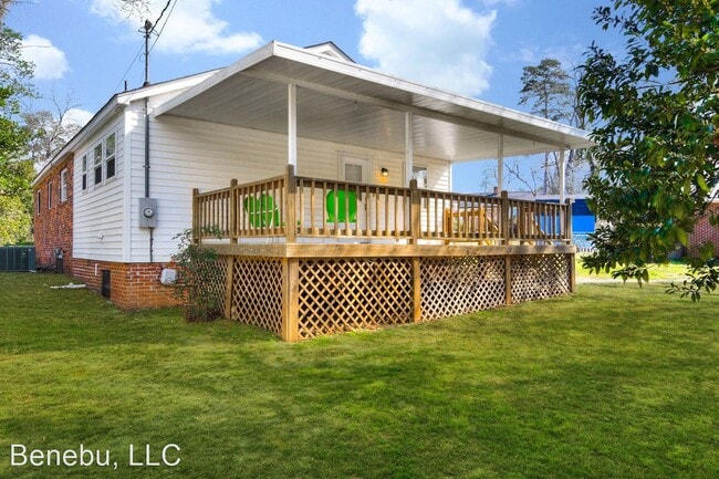 Building Photo - 2 br, 2 bath House - 409 W. Woodlawn Avenue