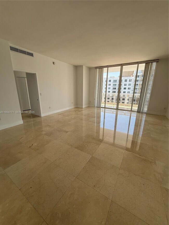 Foto del edificio - 901 Brickell Key Blvd
