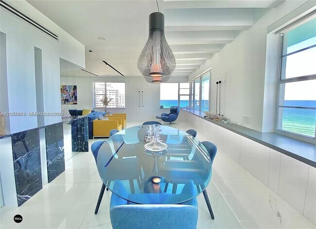 Foto del edificio - 5255 Collins Ave