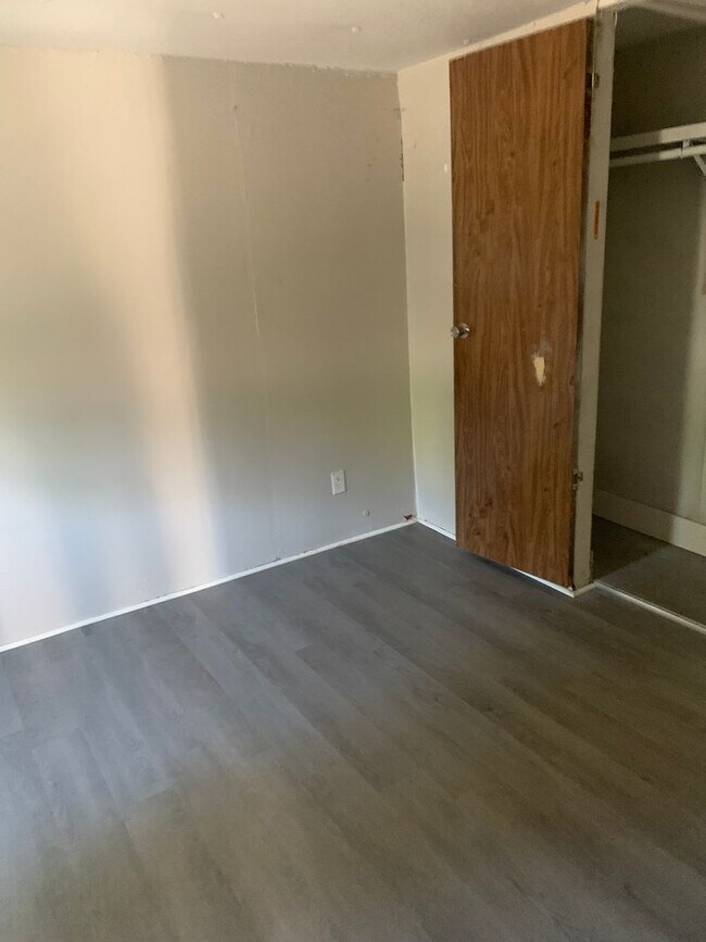 Building Photo - Available Now! $800 a month. No Pets. Call 803-537-0185