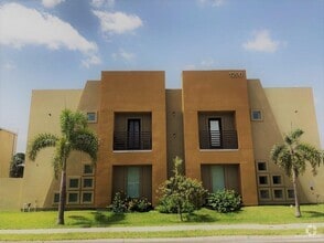 Building Photo - 1200 E Daffodil Ave
