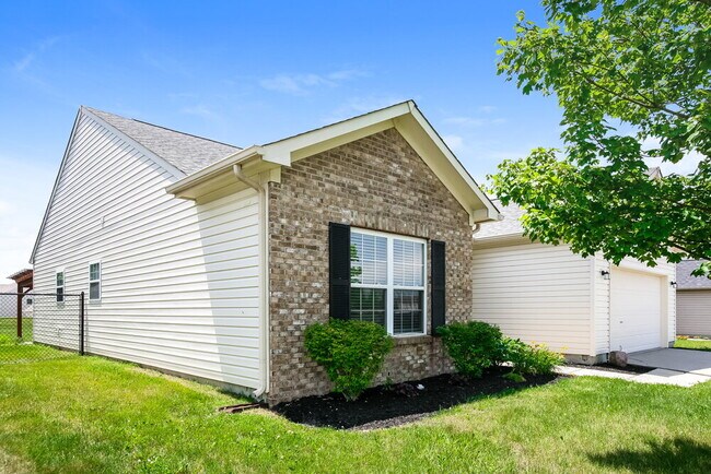 Building Photo - 3500 Limelight Ln