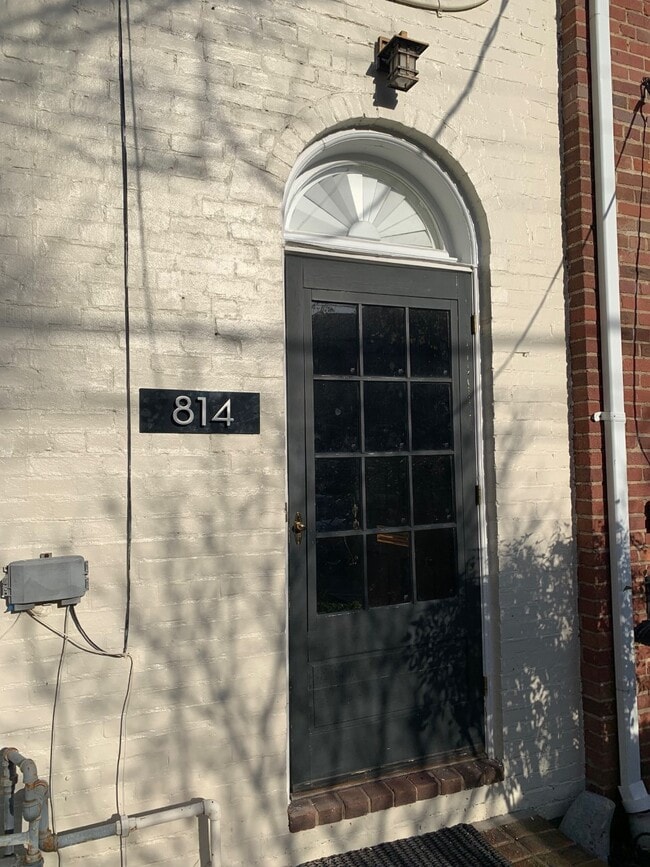 Building Photo - 814 S Pitt St