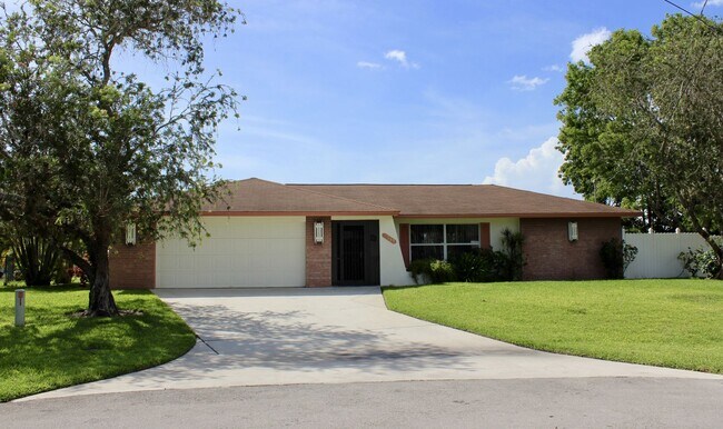 Foto del edificio - 3065 50th Ln SW