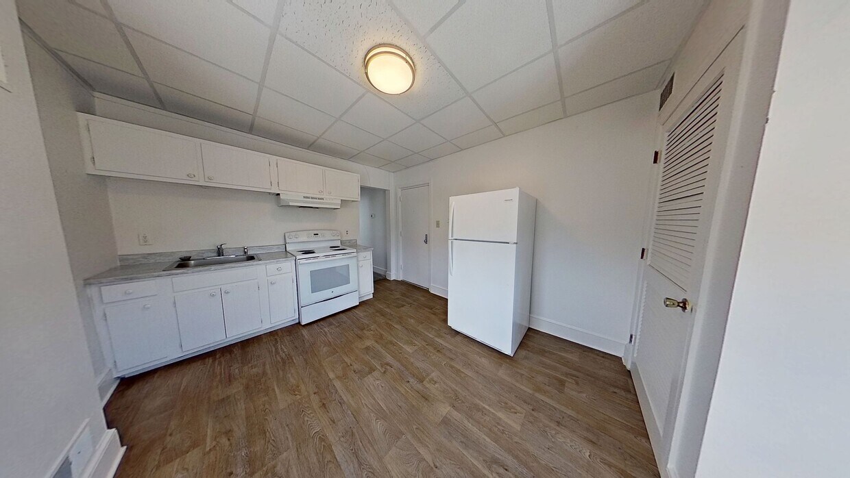 Building Photo - Spacious One Bedroom Apartment