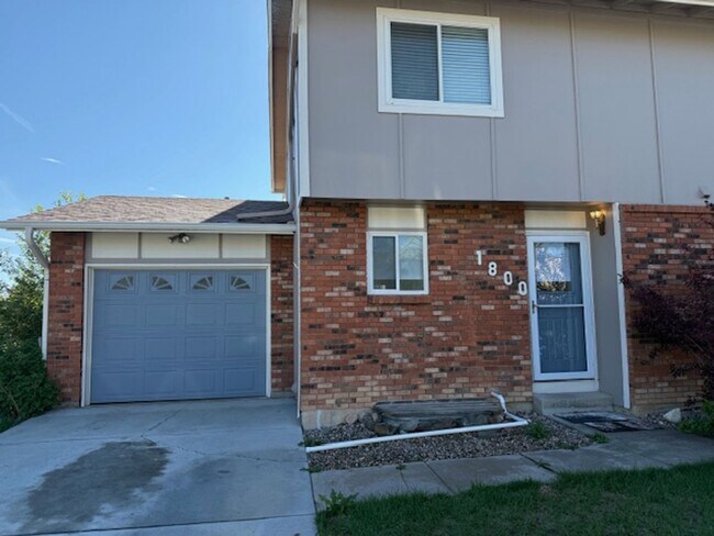 Foto del edificio - 3 Bedroom Townhome in FC!