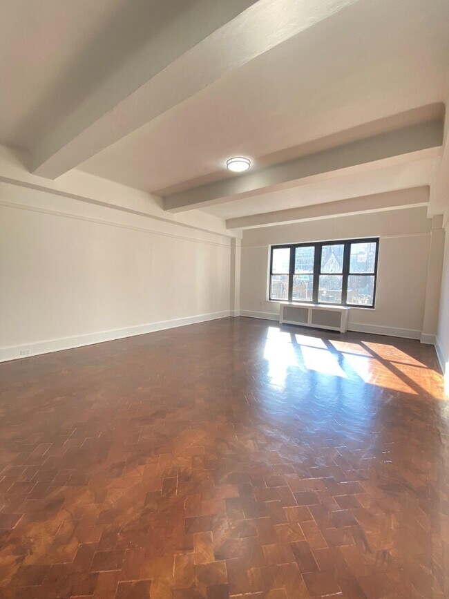 Building Photo - 160 W 73rd St