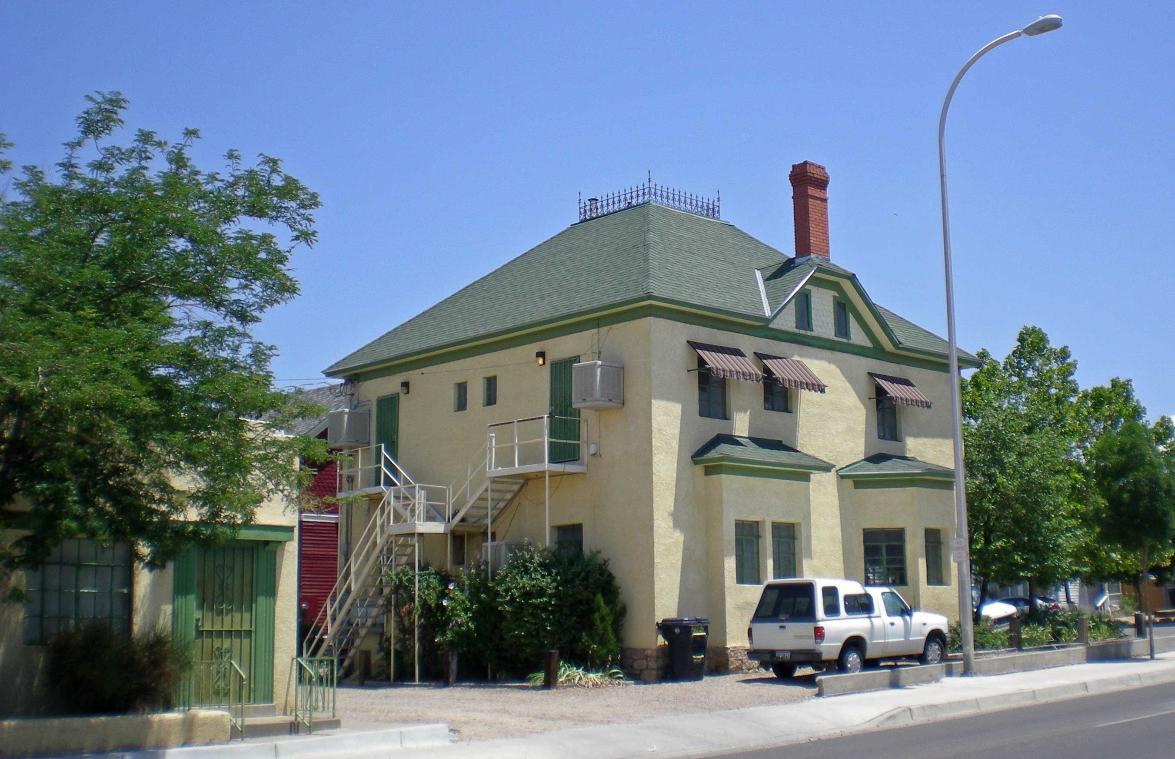 Foto principal - 421 Edith Blvd SE