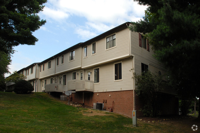 Building Photo - Shangri-La Townhomes