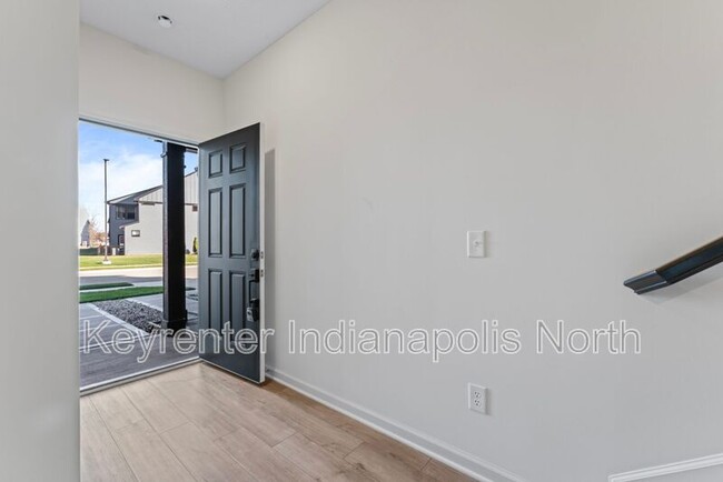 Building Photo - 9738 Behner Dr