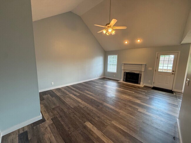 Building Photo - Charming 3BR/2BA Home in Greenbrier