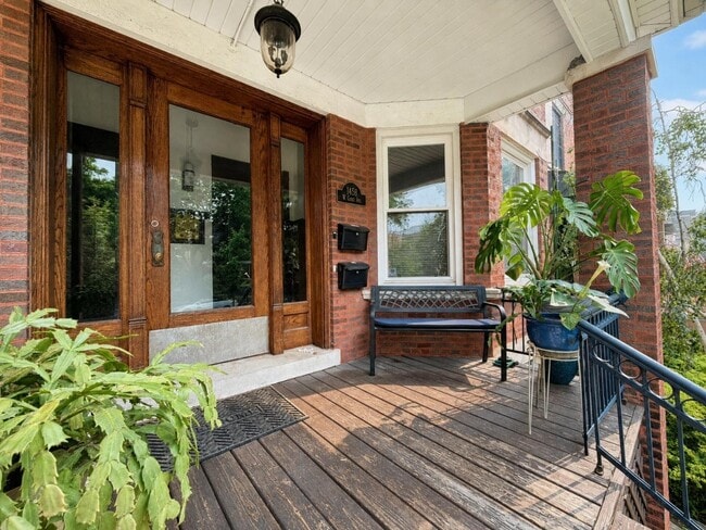 Foto del edificio - 1458 W Olive Ave
