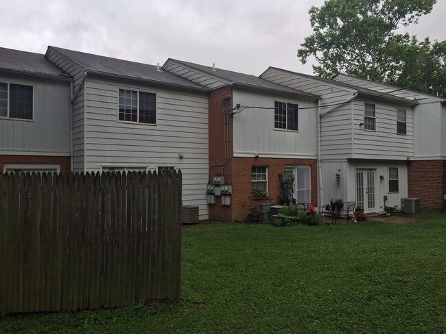 Foto del edificio - Gracely Townhomes