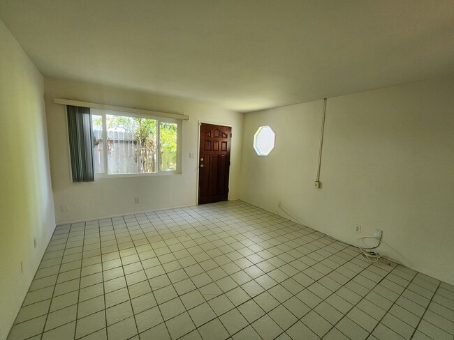 Building Photo - 242 Avenida Aragon