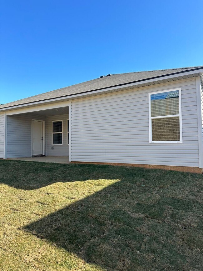 Foto del edificio - *Pre-leasing* BRAND NEW Three Bedroom | Two Bath Home in Lincoln