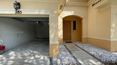 Building Photo - 285 River Bluff Ln
