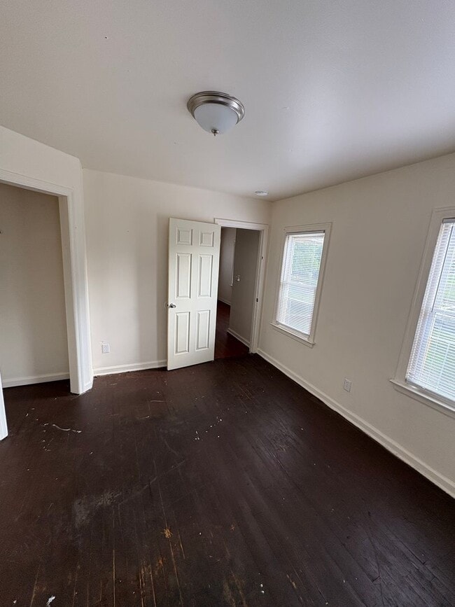 Foto del edificio - 4 Bedroom in North Linden