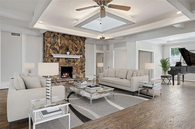Building Photo - 9114 Glen Springs Dr