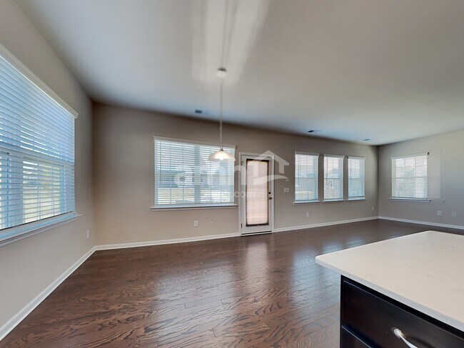 Foto del edificio - 14324 Little Pine Dr