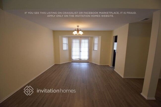 Building Photo - 45613 Clubhouse Dr