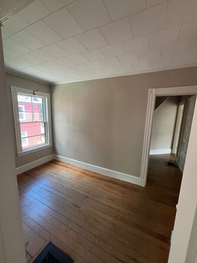 Building Photo - 14 west street Waterville ME