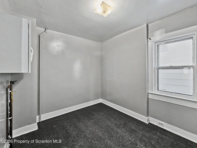 Building Photo - 132 Smith St