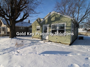 Building Photo - 2413 Central Ave