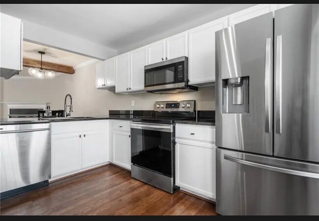 Building Photo - 3854 Meadow Creek Dr