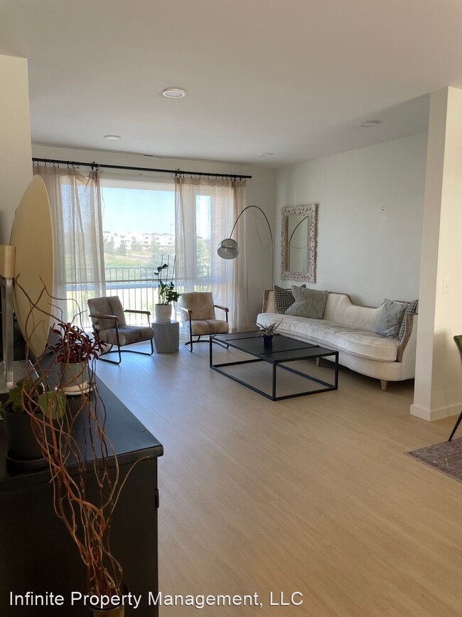 Building Photo - 3 br, 2.5 bath House - 550 Enterprise Boul...