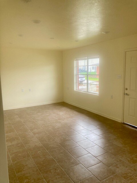 Foto del edificio - 1001 McDonald Dr