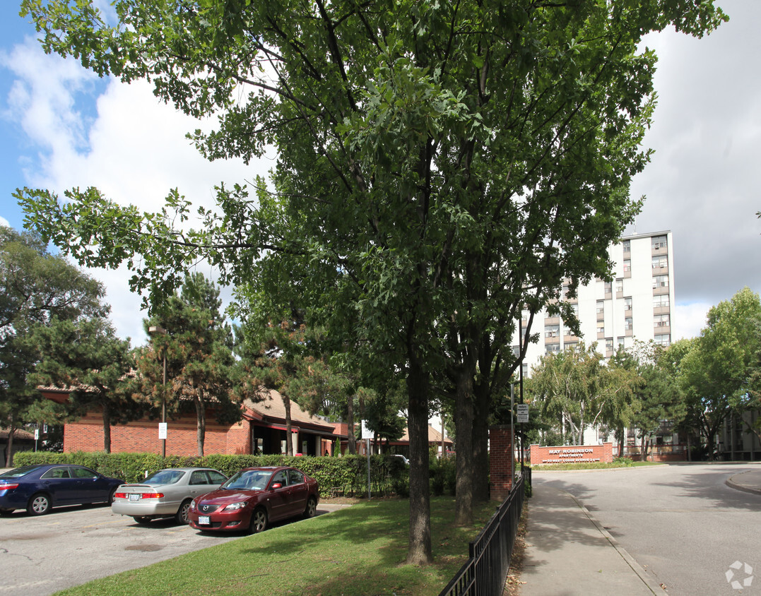 Photo du bâtiment - May Robinson Apartments