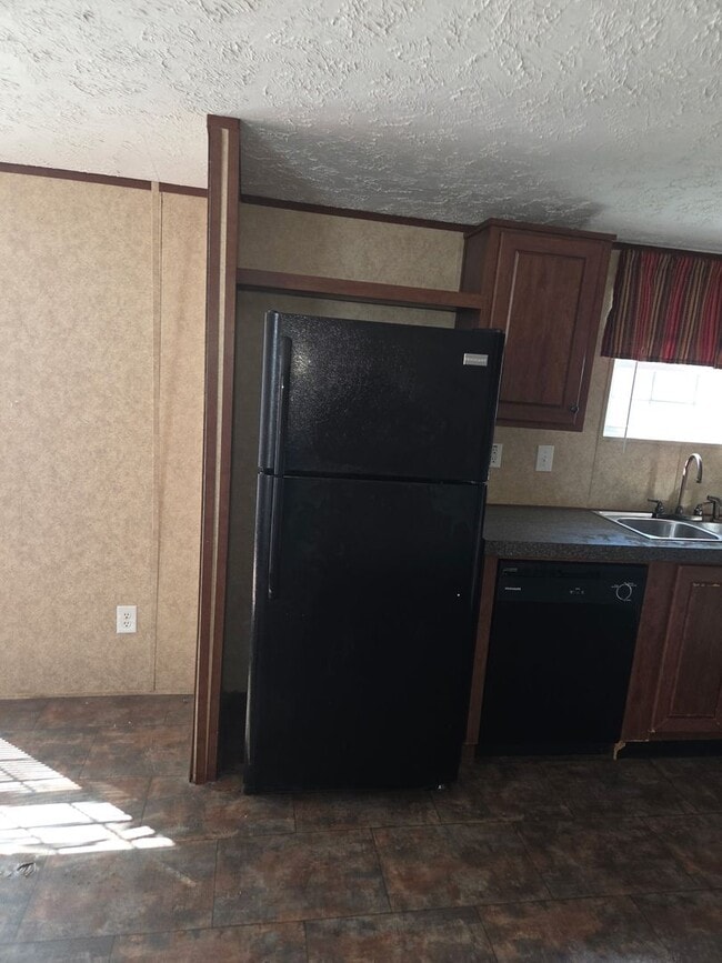 Foto del edificio - 1118 Melvin Dupuis Rd