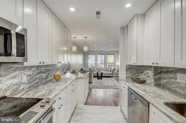 Building Photo - 1115 Harvard St NW