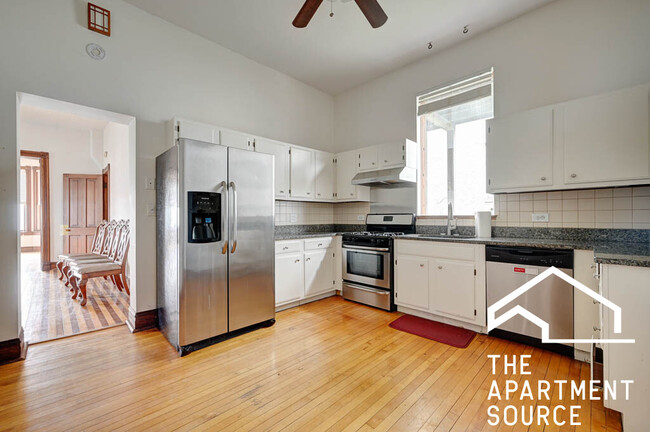 Foto del edificio - 2835 N Ashland Ave