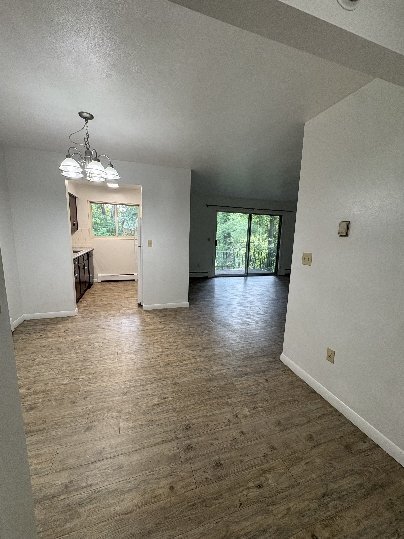Foto del edificio - 624 Garrison Rd