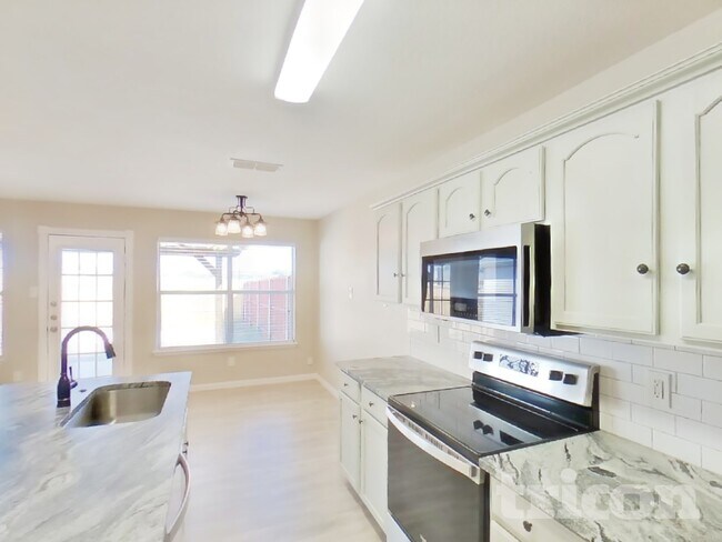 Foto del edificio - 1441 Pine Ln