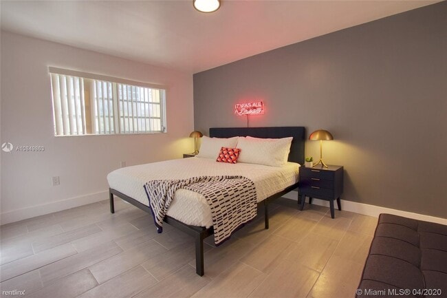 Foto del edificio - 1 br, 1 bath  - 435 NE 23rd St