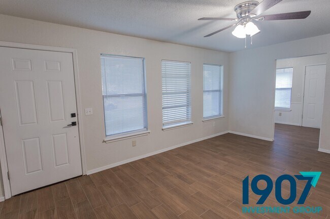 Foto del edificio - 913 SE 15th St