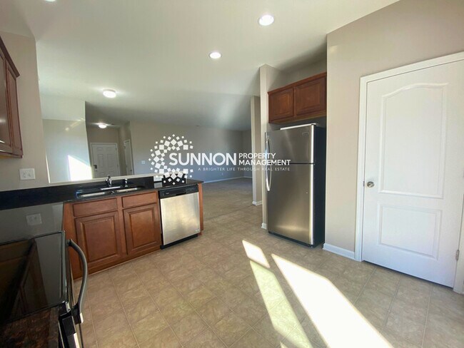 Foto del edificio - Charming 4 Bed, 3 Bath Home Corner Lot in Indian Trail!