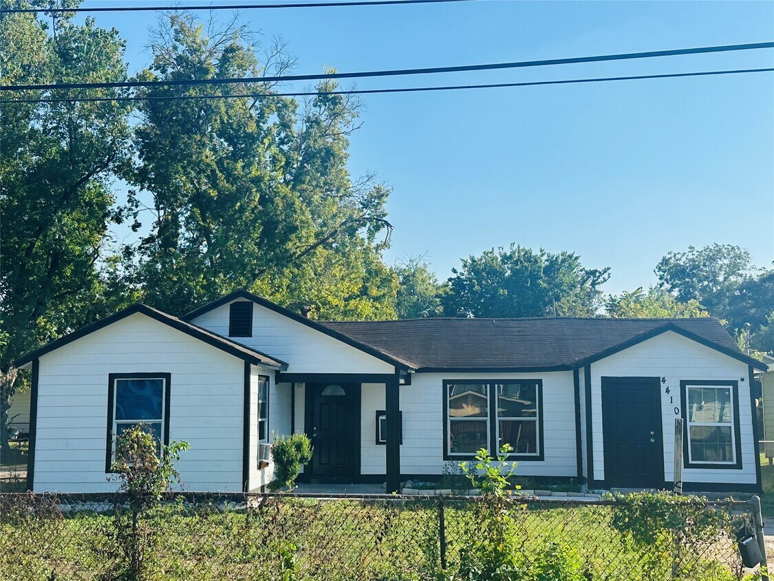 Primary Photo - 4410 Galesburg St