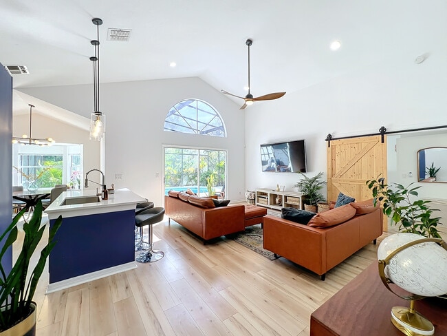 Photo - 489 Harvest Oak Ct House