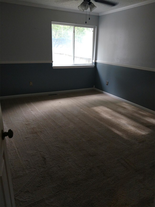 Building Photo - 432 S Robin Rd
