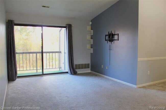 Photo - 42540 Lilley Pointe Dr Apartment