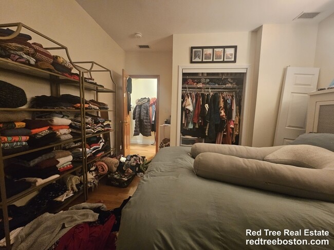 Building Photo - 1801 Beacon St