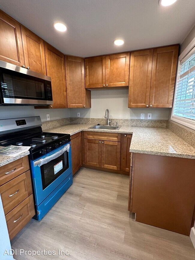 Building Photo - 3 br, 1 bath House - 13450 SW Berthold Avenue
