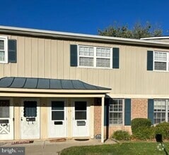 Building Photo - 17 Belfast Dr