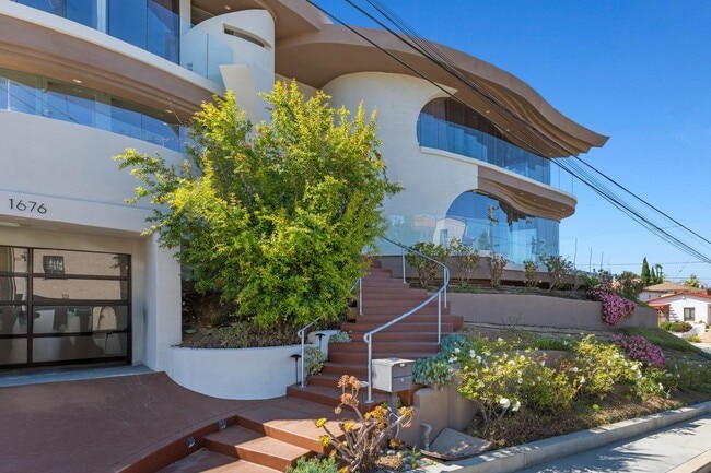 Building Photo - Contemporary Luxury in Point Loma